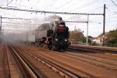 15.10.2011 - Přerov: 433.002 na mostě přes řeku Bečvu při návratu z Olomouce © Radek Hořínek