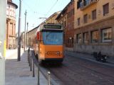 13.08.2011 - Milano: Modernejší typ električky v uliciach Milána na linke 16 z opačného smeru © Martin Kóňa