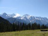 16.08.2011 - Švajčiarsko: Vzdialený pohľad na alpské velikány Mönch, Eiger a Jungfrau © Martin Kóňa