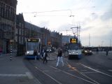 Amsterdam: celkový pohled na východní smyčku tramvají u hlavního nádraží v čase ranní špičky	. 17.8.2011	 © Jan Přikryl