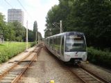 Rotterdam: souprava metra nejnovějšího typu R opouští konečnou linky A Binnenhof a míří do centra 	. 17.8.2011	 © Jan Přikryl