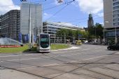 Rotterdam: tramvaj Alstom Citadis 302 právě projela kruhovým objezdem na náměstím Hofplein a blíží se do zastávky Weena	. 17.8.2011	 © Lukáš Uhlíř