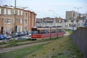 Haag: tramvaj typu GTL8 přijíždí po ulici Kompasstraat na konečnou zastávku Scheveningen Haven	. 17.8.2011	 © Lukáš Uhlíř