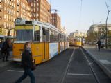 Budapešť: kloubová tramvaj Ganz z 60. let přijela na lince 47 do čerstvě rekonstruované konečné zastávky na Deák tér	28.10.2011	 © Jan Přikryl