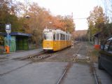Budapešť: kloubová tramvaj Ganz z 60. let stojí na konečné linky 41 Kamaraerdöi ifjúsági park	. 28.10.2011	 © Jan Přikryl