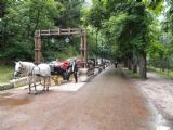 14.6.2011. Odstavené fiakry u Vrela Bosne	©	Aleš Svoboda