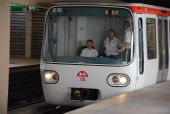 Lyon: v kabině strojvedoucího vlaků zdejšího metra jezdí běžně až 3 lidi…	. 22.8.2011	 © Lukáš Uhlíř
