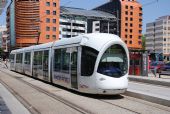 Lyon: nízkopodlažní tramvaj Alstom Citadis na konečné linky T3 u nádraží Part-Dieu	. 22.8.2011	 © Lukáš Uhlíř