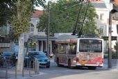 Lyon: minitrolejbus MAN opouští na lince 6 horní konečnou Croix-Rousse	. 22.8.2011	 © Lukáš Uhlíř