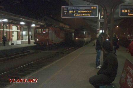 Laminátka preberá R 720 Bojnice na trati Leopoldov - Bratislava hl. Stanica, © Oliver Dučák