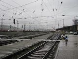 16.12.2011 - Ústí n.L. západ: v kolejišti mezi odstavenými vozidly je i řídicí vůz 80-30 001-9 © PhDr. Zbyněk Zlinský