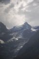 Pohled z vlaku na štíty masivu Mont Blanc nad údolím řeky Arve	. 23.8.2011	 © Lukáš Uhlíř