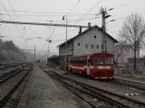 ŽST Spišské Vlachy, 18.11.2011, 812.018 ako jediný stroj zabezpečujúci ''kyvadlovú dopravu'' medzi stanicami Spišské Vlachy a Spišské Podhradie, © Róbert Žilka