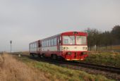 810.275 se blíží k Jevíčku, 27.11.2011 © Lukáš Hučko