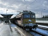 13.01.2012 - Stříbro: 242.202-0 v čele Os 7317 Cheb - Plzeň hl.n. © PhDr. Zbyněk Zlinský