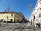 Miskolc: křižovatka hlavních dopravních tepen v centru: Széchényi István utca s tramvajovými kolejemi tu kříží Kazinczy Ferenc utca	1.10.2011	. © Jiří Mazal