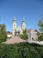 Miskolc: katolický kostel a památník maďarských hrdinů na stejnojmenném náměstí Hösök tere	1.10.2011	. © Tomáš Kraus