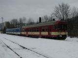 21.01.2012 - Železný Brod: 843.005-0 přiváží R 985 Liberec - Pardubice hl.n. © PhDr. Zbyněk Zlinský