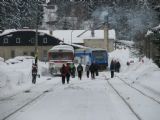 21.01.2012 - Kořenov: 840.007-9 odjíždí jako Os 16220 Kořenov - Liberec, vlevo 810.499-4 + 011.406-6 © PhDr. Zbyněk Zlinský