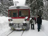 21.01.2012 - Harrachov: 810.543-3 jako Os 25453 Harrachov - Jelenia Góra a Karel s polským kolegou © PhDr. Zbyněk Zlinský