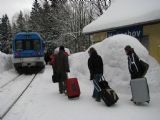 21.01.2012 - Harrachov: 943.009-1 + 843.018-3 jako Os 16217 z Liberce a polští cestující © PhDr. Zbyněk Zlinský