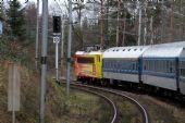 No, a to už je naša „spořitelna“ v čele R 679 do Brna, tento krát ale cez Kutnú Horu. Trať za Kutnou Horou, 17.12.2011 © Ing. Michal Tvrdý