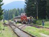 06.08.2011 - Kořenov: 715.003-0 (T 426.003) v čele Os 25484 ''Zubačka 2011'' opustila kusou kolej, je třeba zamknout výkolejku © PhDr. Zbyněk Zlinský