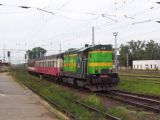 21.06.2004 - Hradec Králové hl.n.: 742.254-8 přijíždí v čele nesourodé soupravy Sp 1782 Pardubice - Trutnov hl.n. © PhDr. Zbyněk Zlinský