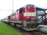 21.06.2004 - Hradec Králové hl.n.: 742.127-4 v čele Sp 1601 z Jičína © PhDr. Zbyněk Zlinský