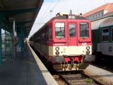 02.10.2004 - Hradec Králové hl.n.: 842.024-2 v čele R 685 Liberec - Pardubice © PhDr. Zbyněk Zlinský