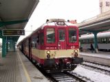 16.02.2005 - Hradec Králové hl.n.: 842.022-6 v čele opožděného R 683 Liberec - Pardubice © PhDr. Zbyněk Zlinský