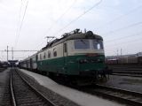 24.03.2005 - Hradec Králové hl.n.: 130.001-1 v čele Os 5203 Velký Osek - Choceň a 854.212-8 na Os 5506 do Turnova © PhDr. Zbyněk Zlinský