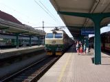 28.06.2005 - Hradec Králové hl.n.: 150.010-7 přijíždí s R 757 Plzeň - Jeseník © PhDr. Zbyněk Zlinský