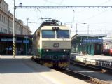 29.06.2005 - Hradec Králové hl.n.: 150.024-8 v čele R 757 Plzeň - Jeseník © PhDr. Zbyněk Zlinský