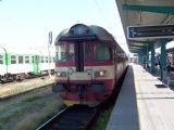 29.06.2005 - Hradec Králové hl.n.: 853.025-5 v čele vlaku Os 5525 z Jičína © PhDr. Zbyněk Zlinský