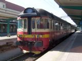 29.06.2005 - Hradec Králové hl.n.: 853.021-4 v čele Os 5504 do Turnova © PhDr. Zbyněk Zlinský