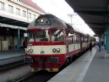 16.10.2005 - Hradec Králové hl.n.: 854.215-1 v čele Sp 1953 do Letohradu © PhDr. Zbyněk Zlinský