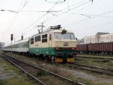 22.10.2005 - Hradec Králové hl.n.: 150.013-1 na postrku Ex 560 ''Krakonoš'' Trutnov hl.n. - Praha-Smíchov (pro výluku odklonem na Pardubice) © PhDr. Zbyněk Zlinský