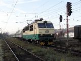 28.10.2005 - Hradec Králové hl.n.: 150.024-8 přijíždí v čele R 961 ''Úpa'' Praha - Trutnov © PhDr. Zbyněk Zlinský