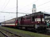 05.11.2005 - Hradec Králové hl.n.: 742.303-1 po příjezdu na Os 5503 z Turnova © PhDr. Zbyněk Zlinský