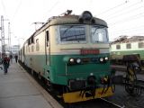 12.11.2005 - Hradec Králové hl.n.: 130.003-7 v čele Os 5656 Pardubice - Hradec Králové © PhDr. Zbyněk Zlinský