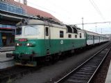 17.11.2005 - Hradec Králové hl.n.: 130.013-6 v čele posunované soupravy © PhDr. Zbyněk Zlinský