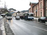 25.02.2012 - Tanvald: NAD za Os 16213 do Harrachova - druhý autobus nakládá opozdilce © PhDr. Zbyněk Zlinský