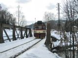 25.02.2012 - Tanvald: 854.212-8 opouští most přes Černou Desnou jako Os 16222 Harrachov - Tanvald © PhDr. Zbyněk Zlinský