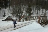 25.02.2012 - Tanvald: Zbyněk opouští svůj fotoflek za mostem přes Černou Desnou © Martin Blaťák
