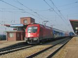 24.03.2012 - Pardubice hl.n.: 1216.236-0 odjíždí v čele EC 75 ''Franz Schubert'' Praha hl.n. - Wiener Neustadt Hbf © PhDr. Zbyněk Zlinský