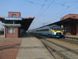 24.03.2012 - Pardubice hl.n.: 680.001 přijíždí jako SC 32 ''SC Pendolino'' Žilina - Praha hl.n. © PhDr. Zbyněk Zlinský