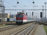 24.03.2012 - Pardubice hl.n.: 350.002-2 přiváží 174 ''Jan Jesenius“ Budapest-Keleti pu - Hamburg-Altona © PhDr. Zbyněk Zlinský