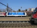 24.03.2012 - Pardubice hl.n.: 151.008-0 přiváží Ex 221 ''Detvan'' mimořádně ke 2. nástupišti, vpravo čelo 1216.235-2 na EC 78 © PhDr. Zbyněk Zlinský