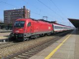 24.03.2012 - Pardubice hl.n.: 1216.235-2 v čele EC 78 ''Gustav Klimt'' Graz Hbf - Praha hl.n. © PhDr. Zbyněk Zlinský